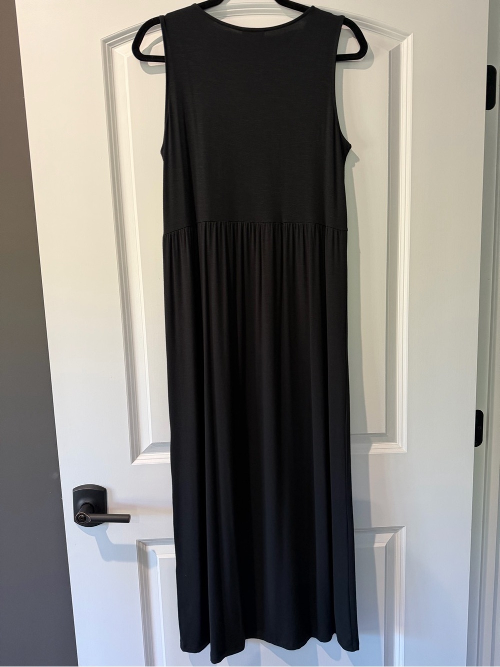 🆕 J. Jill Sleeveless Classic Comfy Scoop Neck Drop Waist Black Maxi Dress (S) - Picture 3 of 10